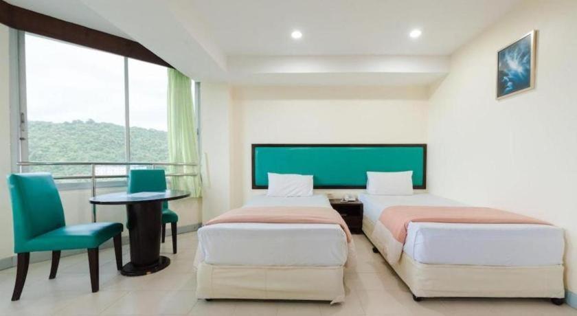 Nice Beach Hotel Rayong Exterior foto